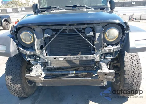 2018 Jeep Wrangler Unlimited Sport S 4X4 z USA, uszkodzony, nr VIN 1C4HJXDG2JW273651